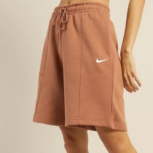 Nike Collection High Rise Fleece Essential Short
